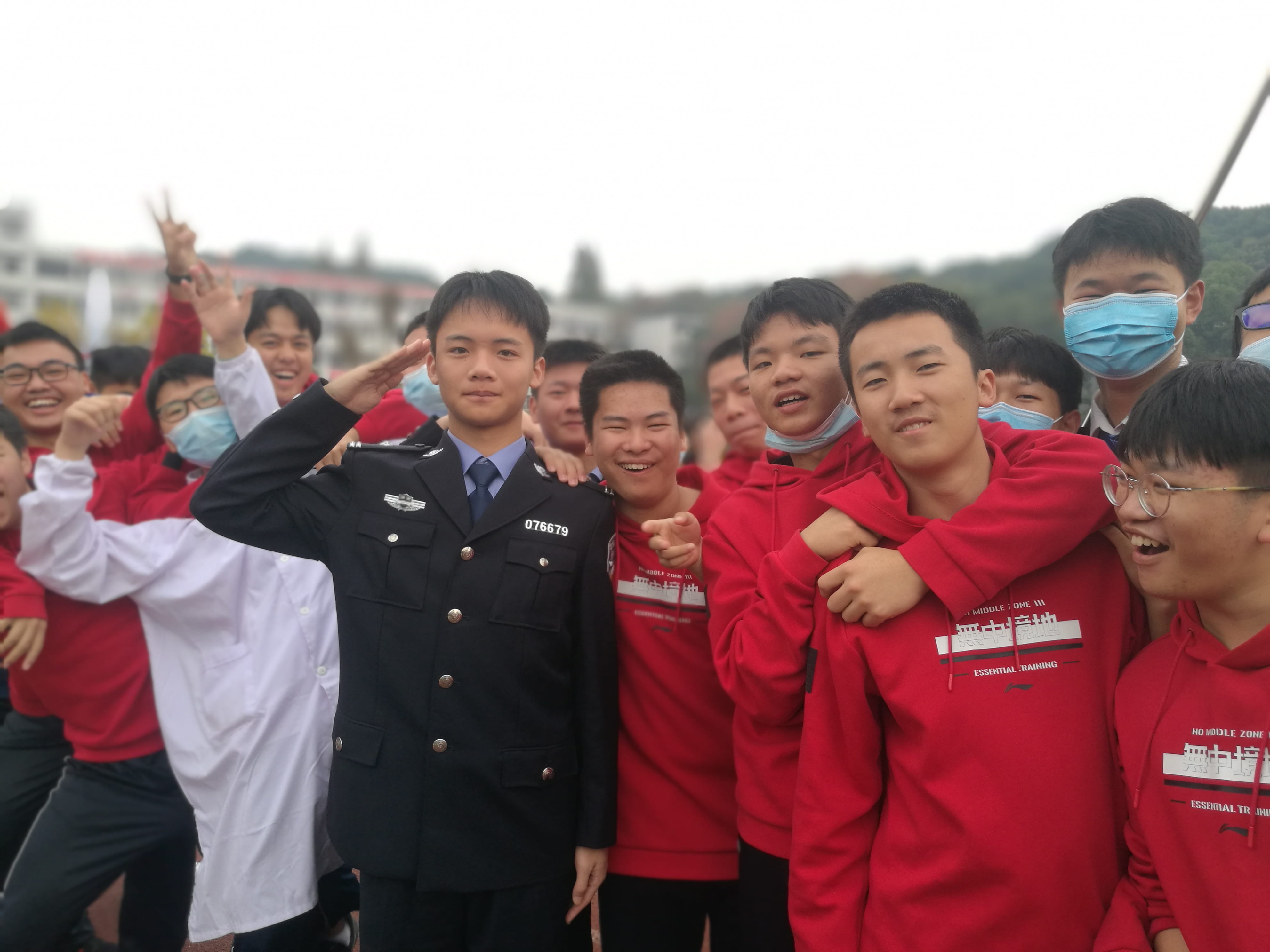 2020-11-16 高三秋季运动会留影.jpg