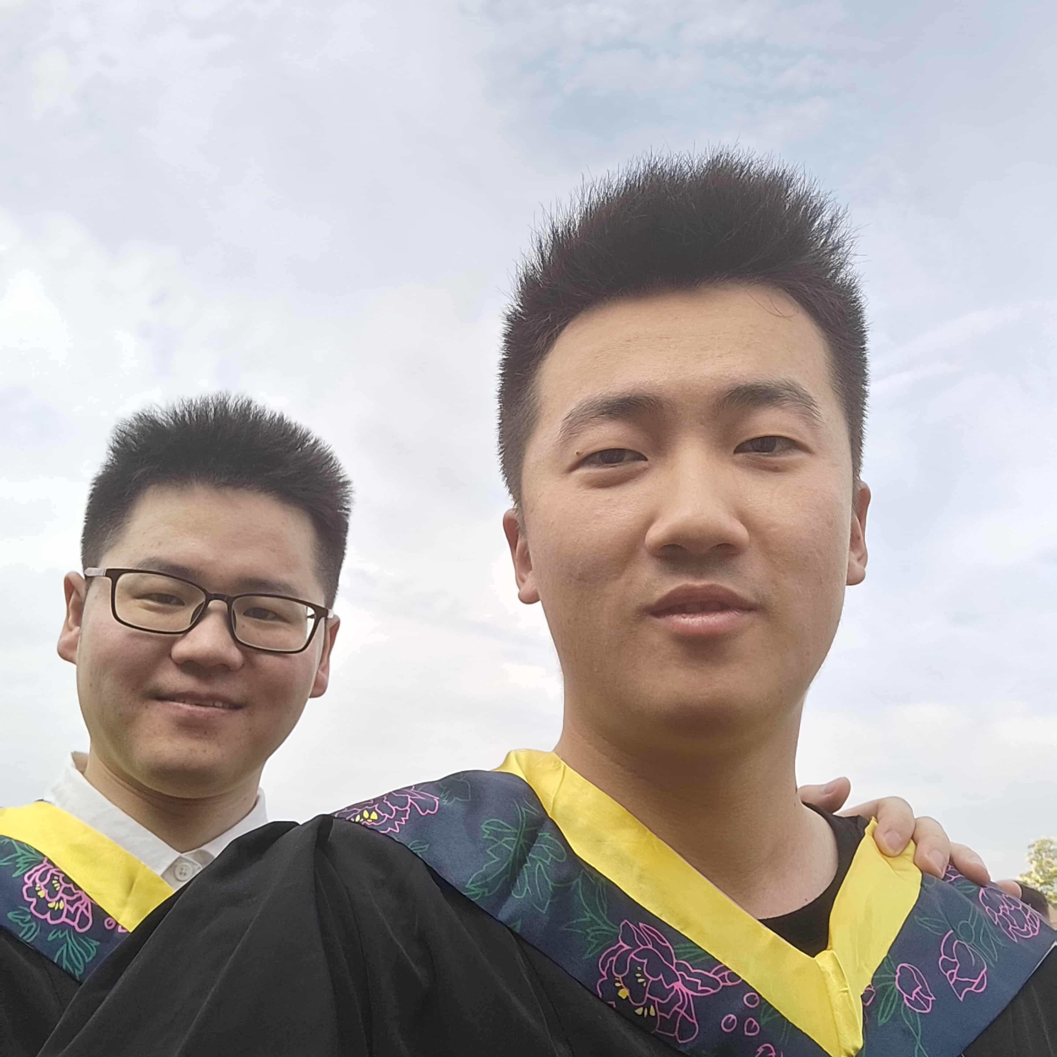 2025-06-04 毕业合影2.jpg