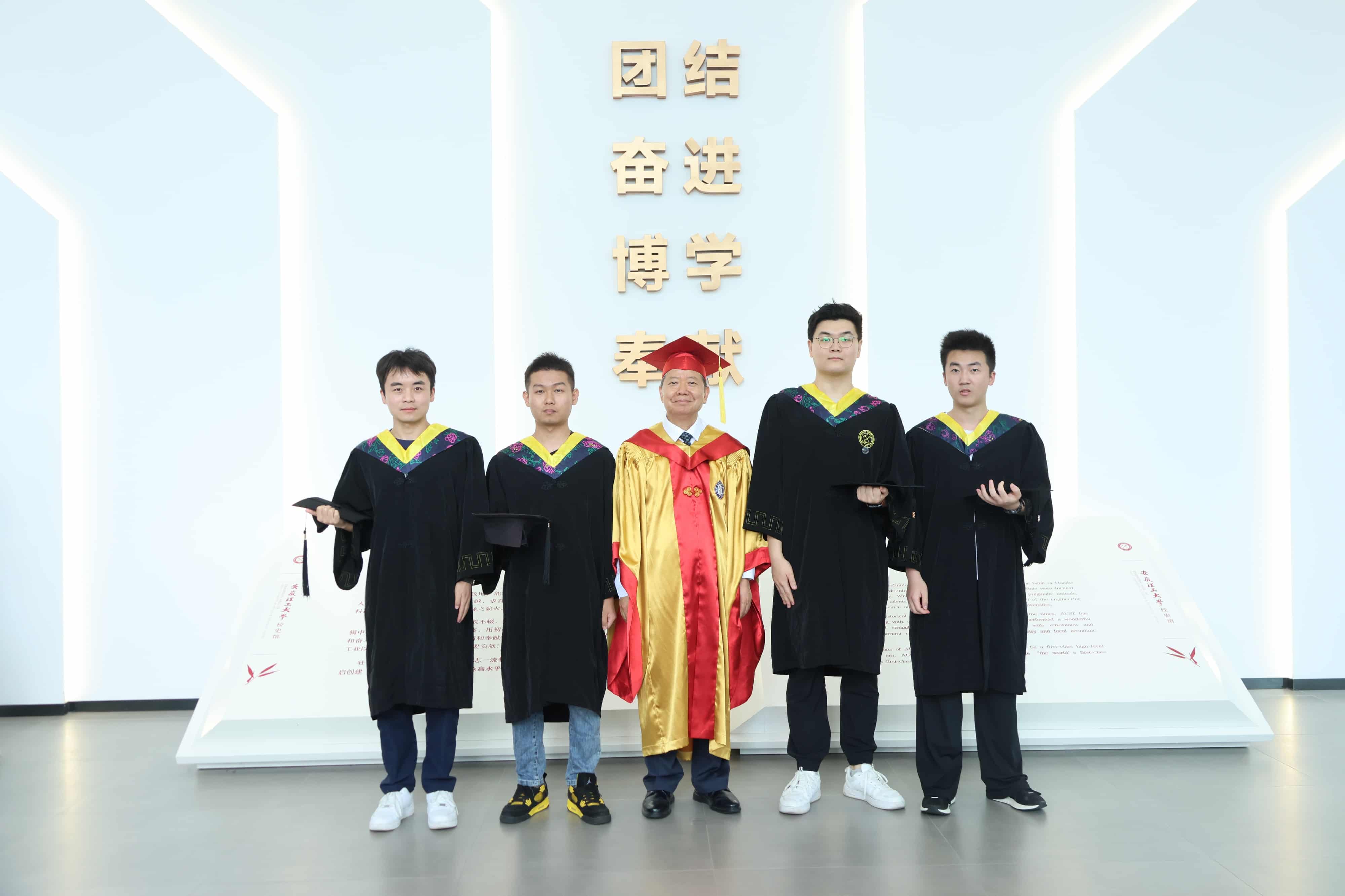2025-06-12 与校长合影.jpeg
