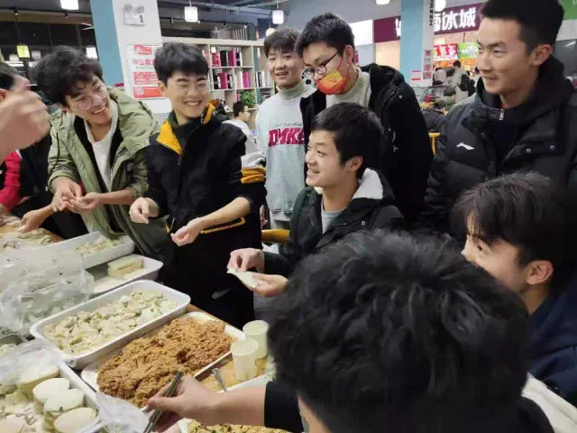 冬至日包饺子活动